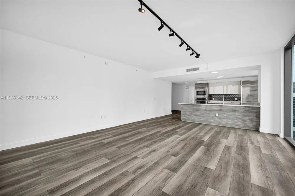 460 NE 28th St #601 Miami, FL 33137