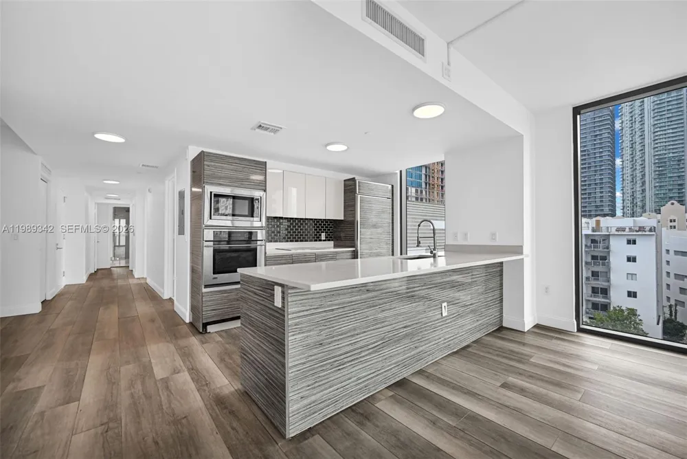 460 NE 28th St #601 Miami, FL 33137