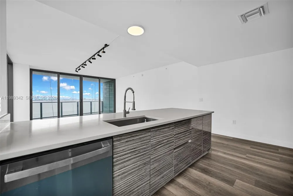 460 NE 28th St #601 Miami, FL 33137
