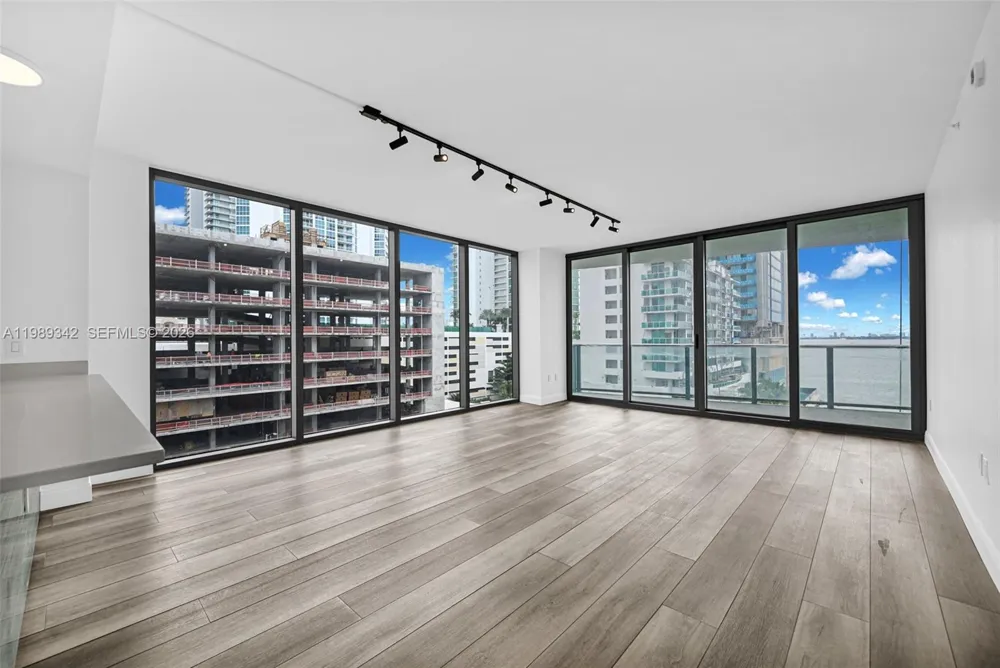 460 NE 28th St #601 Miami, FL 33137