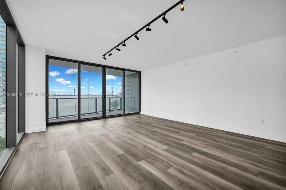 460 NE 28th St #601 Miami, FL 33137