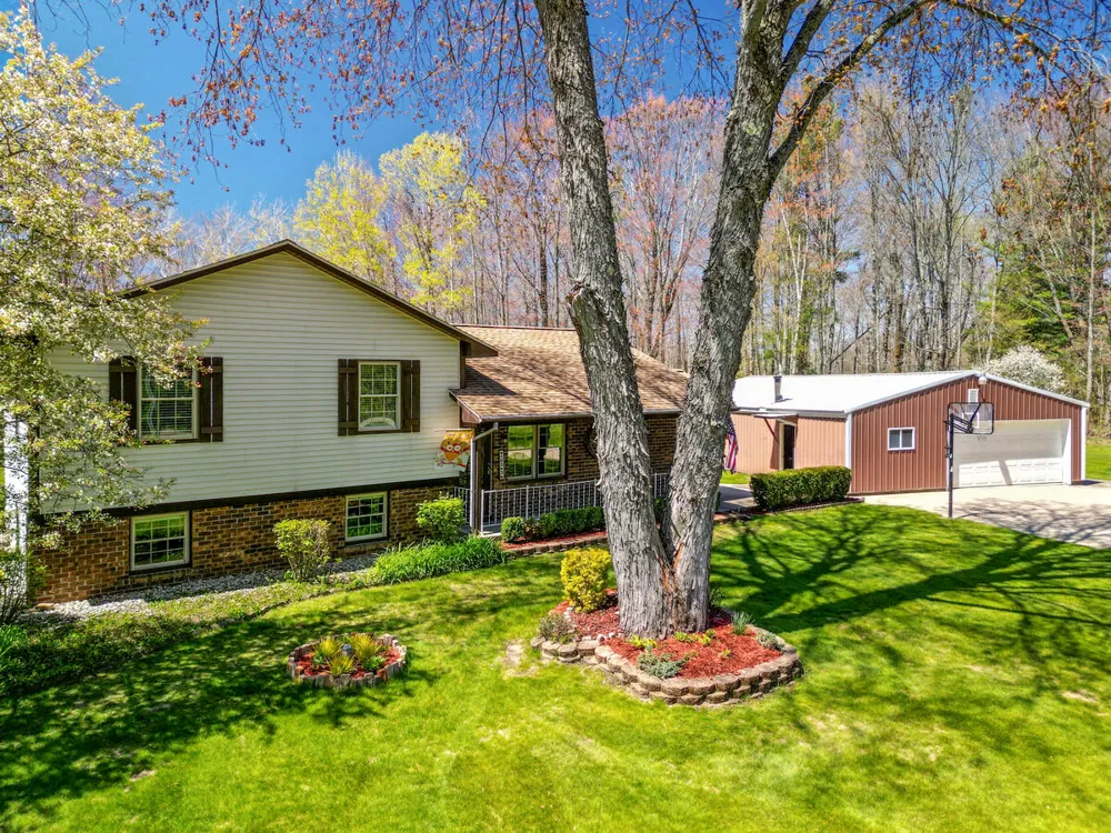 10343 Walnut Avenue Home Township, MI 49309