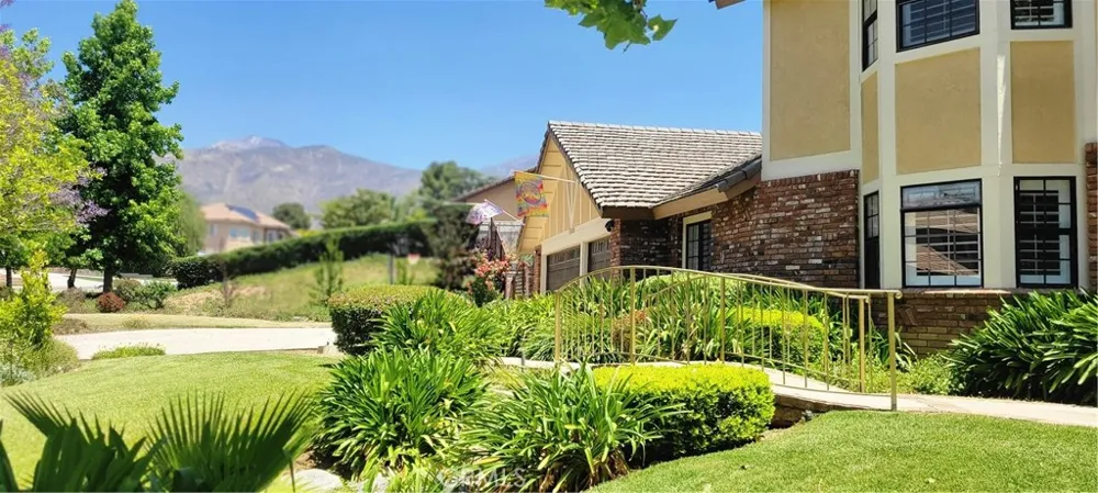 11051 Estacia Yucaipa, CA 92399