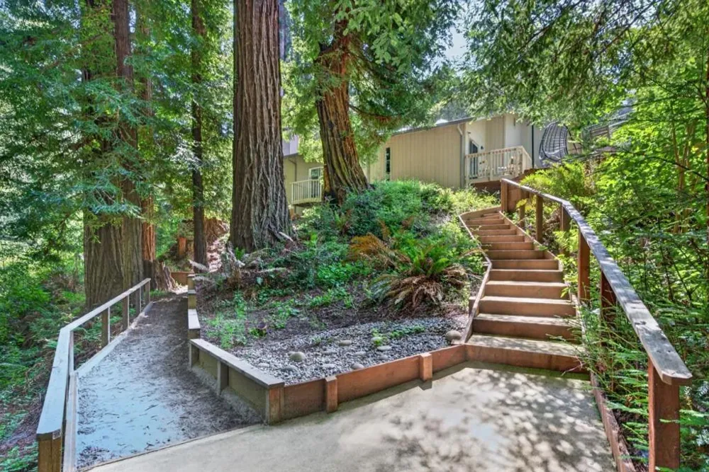 450 Vine Hill Road Santa Cruz, CA 95065