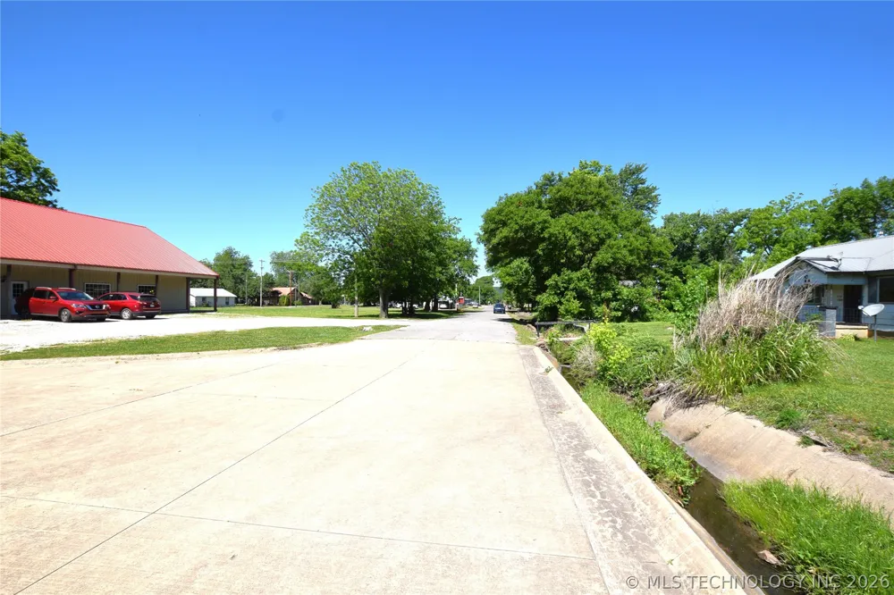 13 W Chestnut Street Stilwell, OK 74960