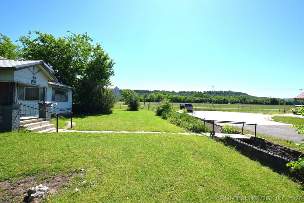 13 W Chestnut Street Stilwell, OK 74960