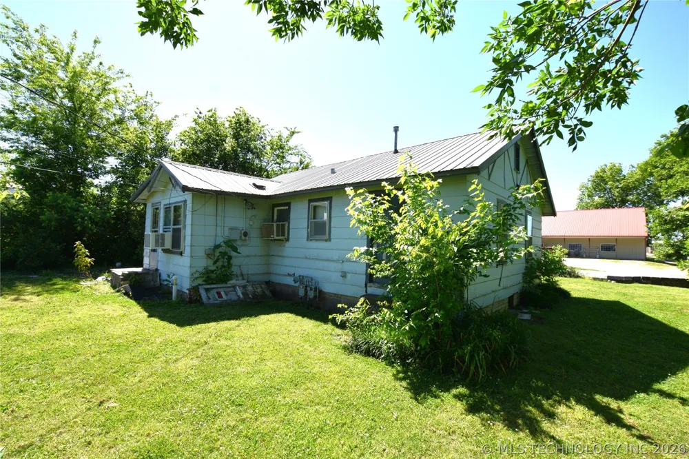 13 W Chestnut Street Stilwell, OK 74960