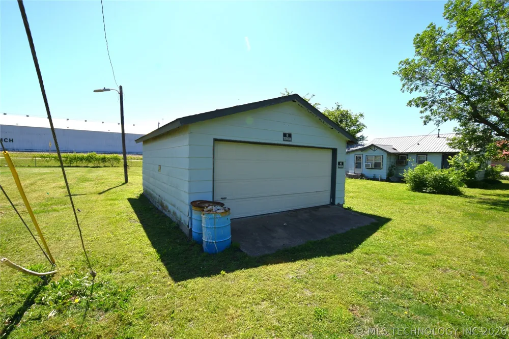 13 W Chestnut Street Stilwell, OK 74960