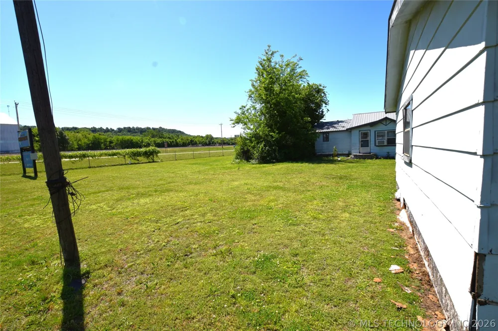 13 W Chestnut Street Stilwell, OK 74960