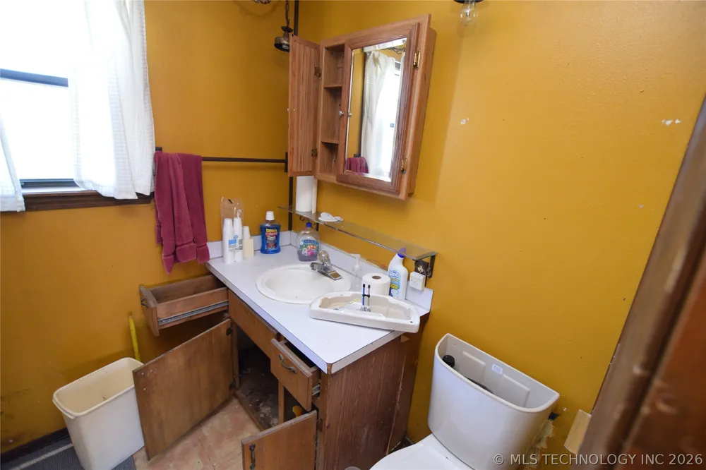 13 W Chestnut Street Stilwell, OK 74960