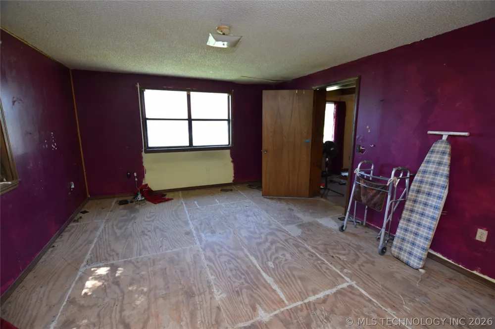 13 W Chestnut Street Stilwell, OK 74960