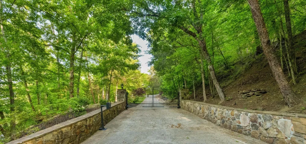 911 New England Road Wildwood, GA 30757