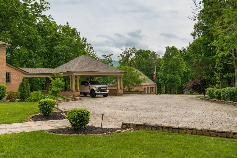 911 New England Road Wildwood, GA 30757