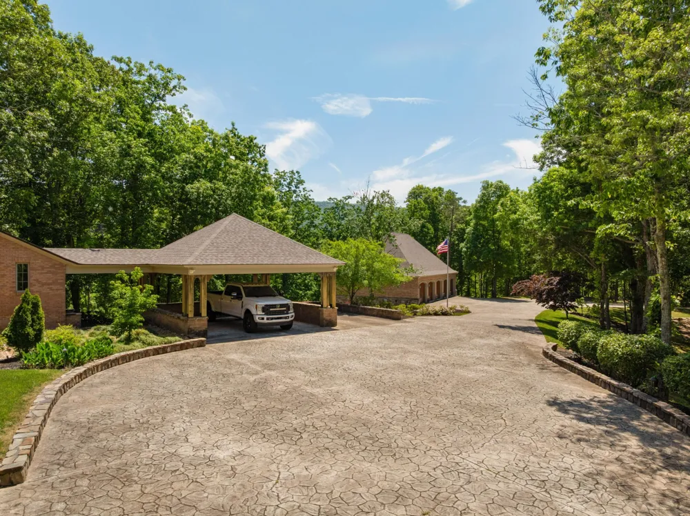 911 New England Road Wildwood, GA 30757