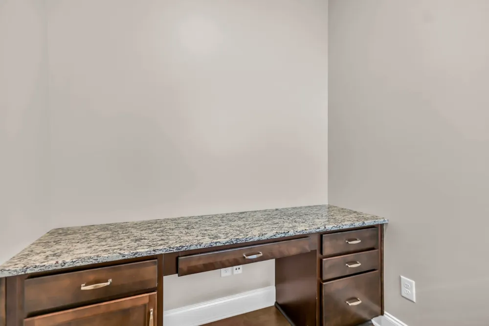 304 Eli Xing Lebanon, TN 37087