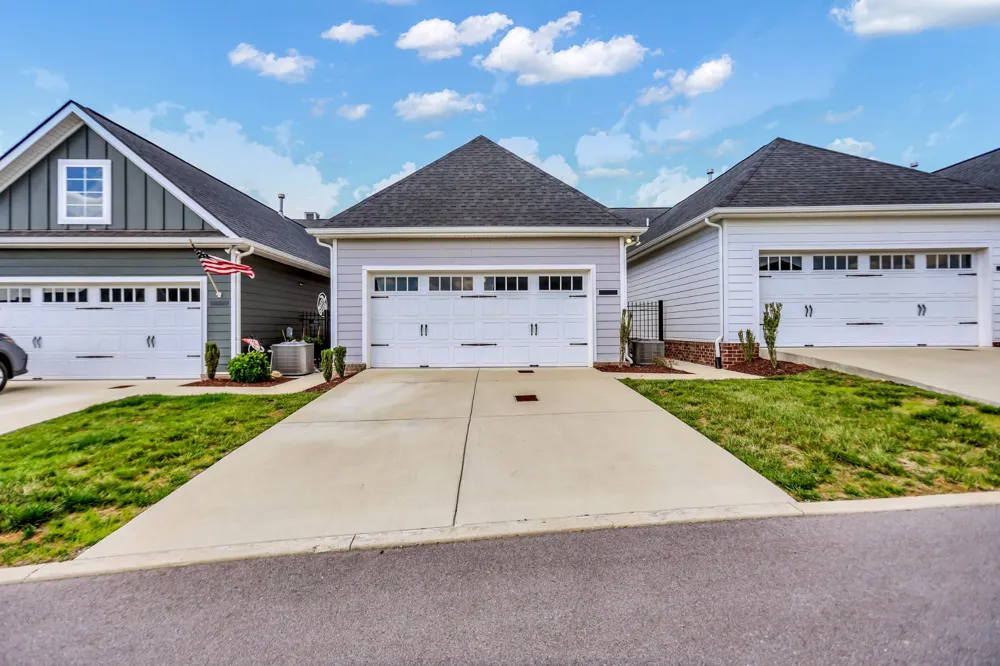 304 Eli Xing Lebanon, TN 37087