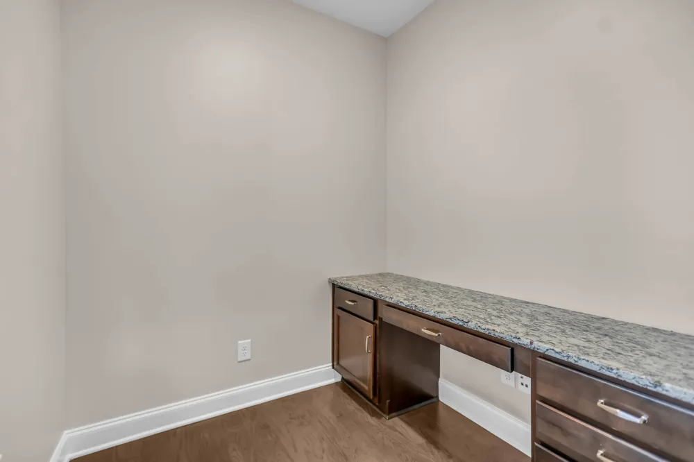 304 Eli Xing Lebanon, TN 37087