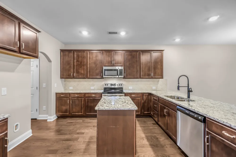 304 Eli Xing Lebanon, TN 37087