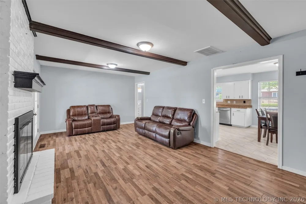 1331 S 76th EastAvenue Tulsa, OK 74112