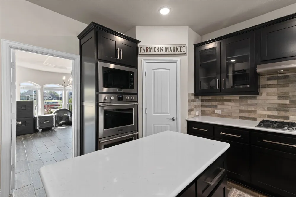800 Beckington Drive Shady Shores, TX 76208