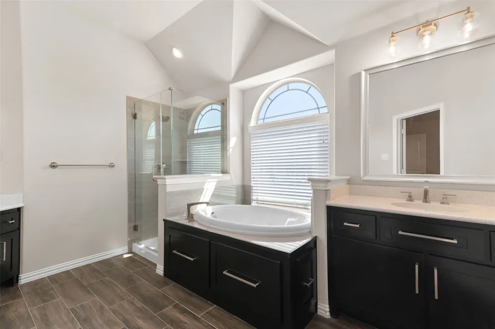 800 Beckington Drive Shady Shores, TX 76208