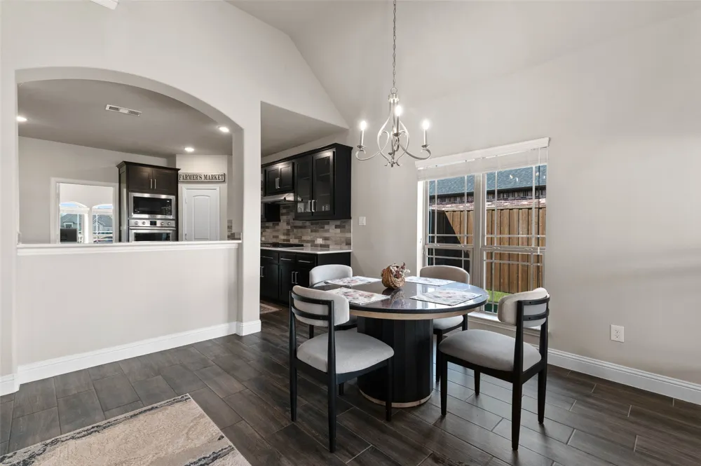 800 Beckington Drive Shady Shores, TX 76208
