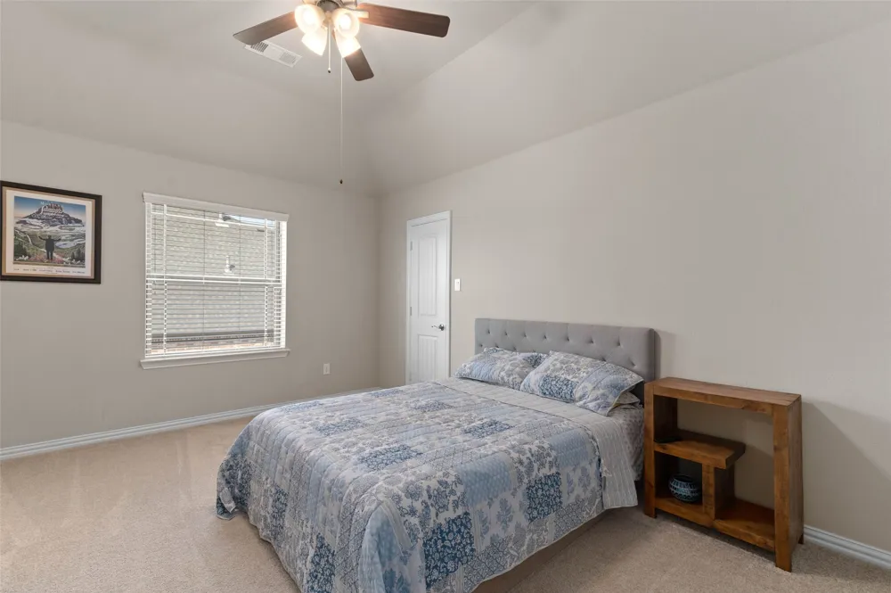 800 Beckington Drive Shady Shores, TX 76208