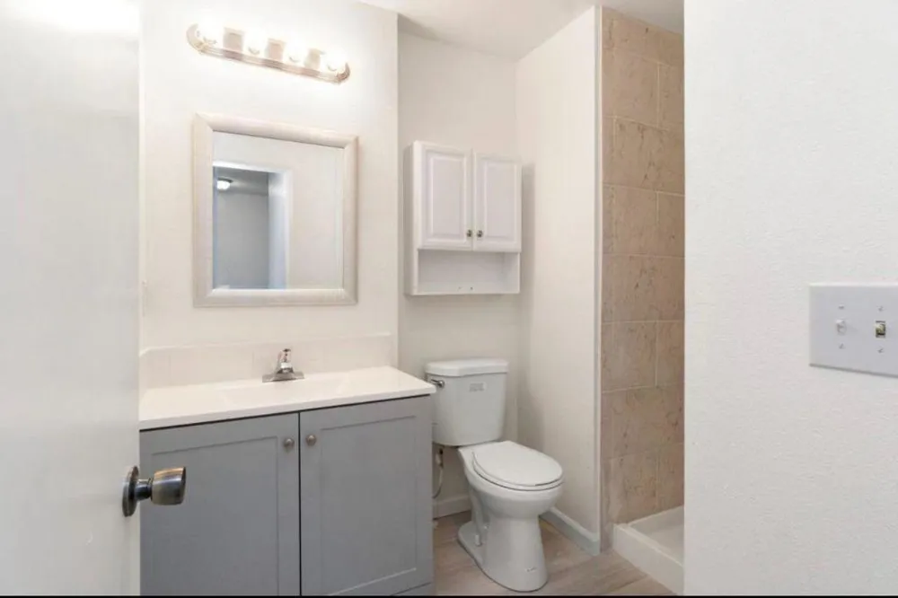 4747 Woodrow Avenue #122 Fresno, CA 93726