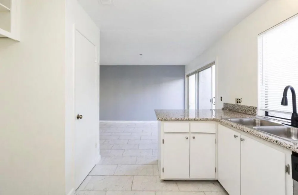 4747 Woodrow Avenue #122 Fresno, CA 93726
