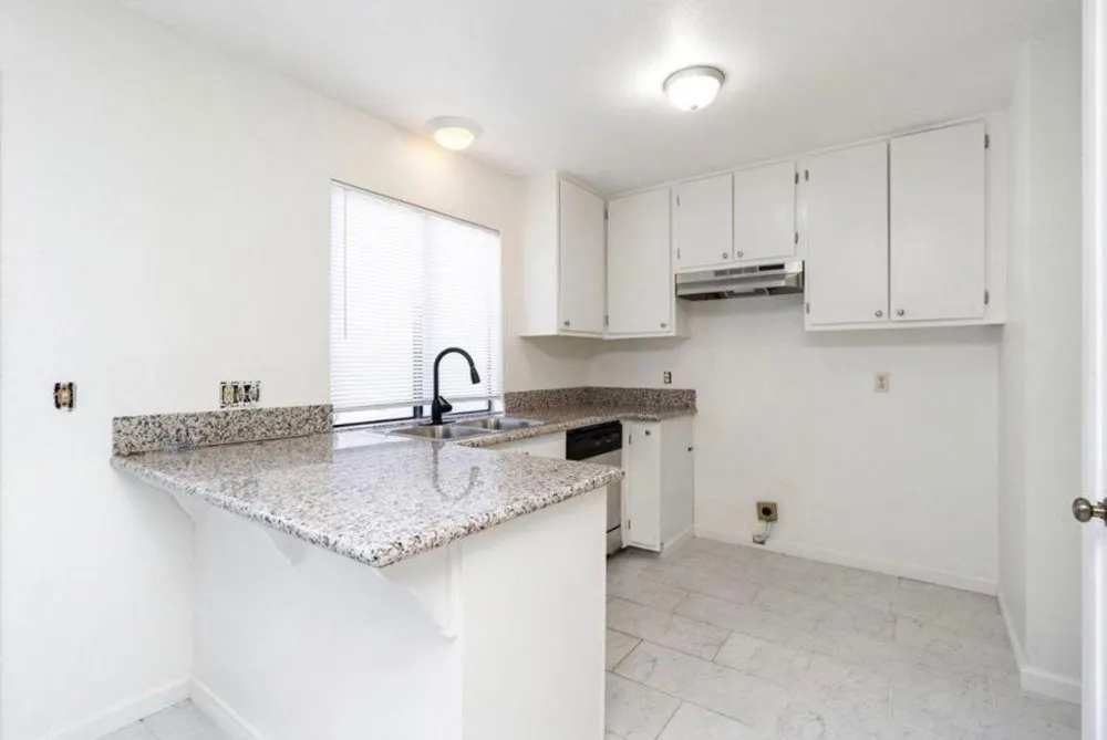 4747 Woodrow Avenue #122 Fresno, CA 93726
