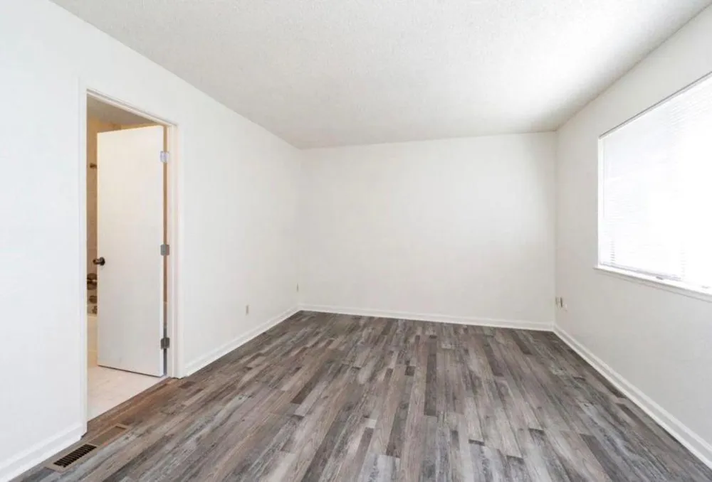 4747 Woodrow Avenue #122 Fresno, CA 93726