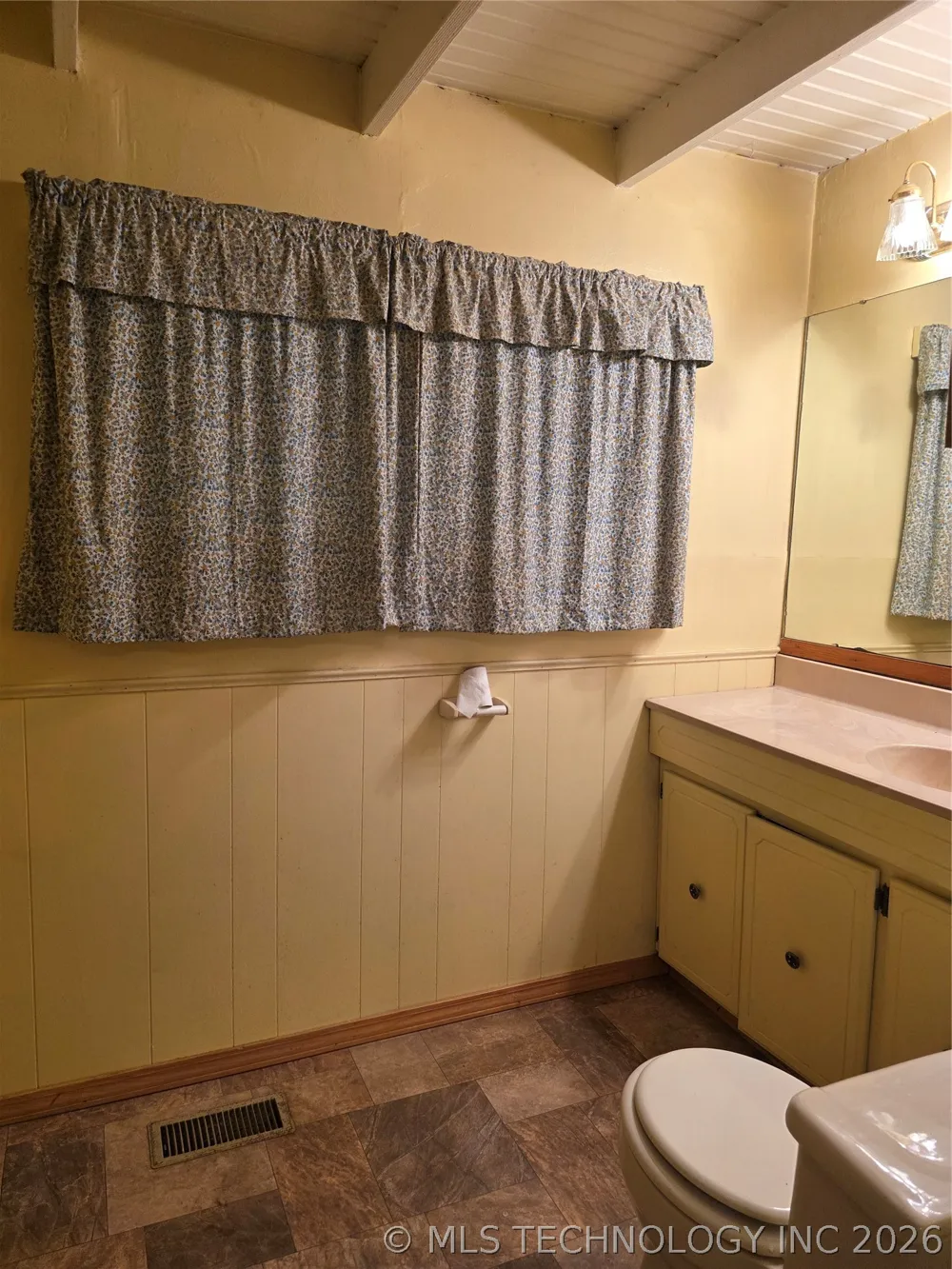 20453 E Whipperwill Road Tahlequah, OK 74464