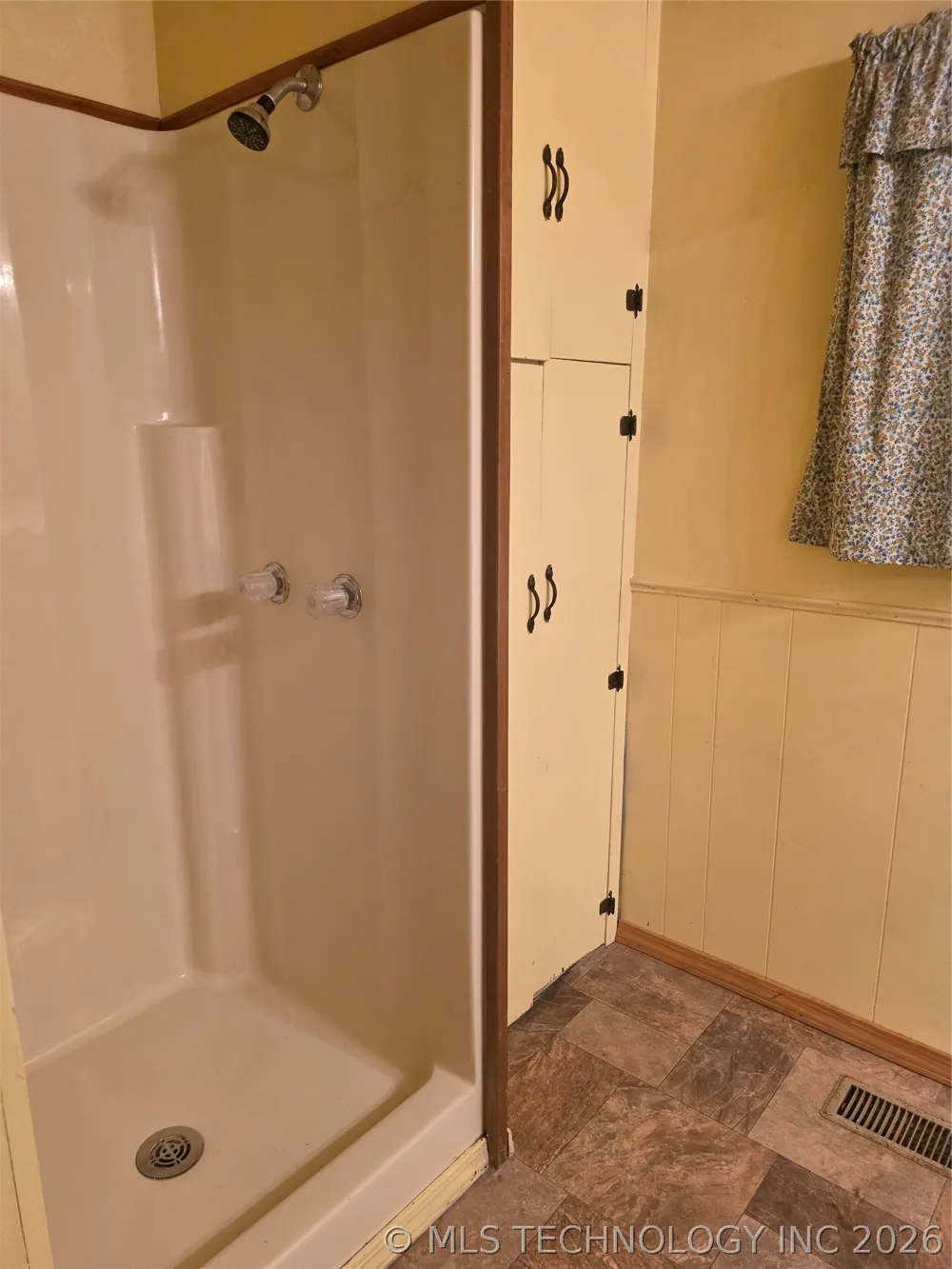 20453 E Whipperwill Road Tahlequah, OK 74464