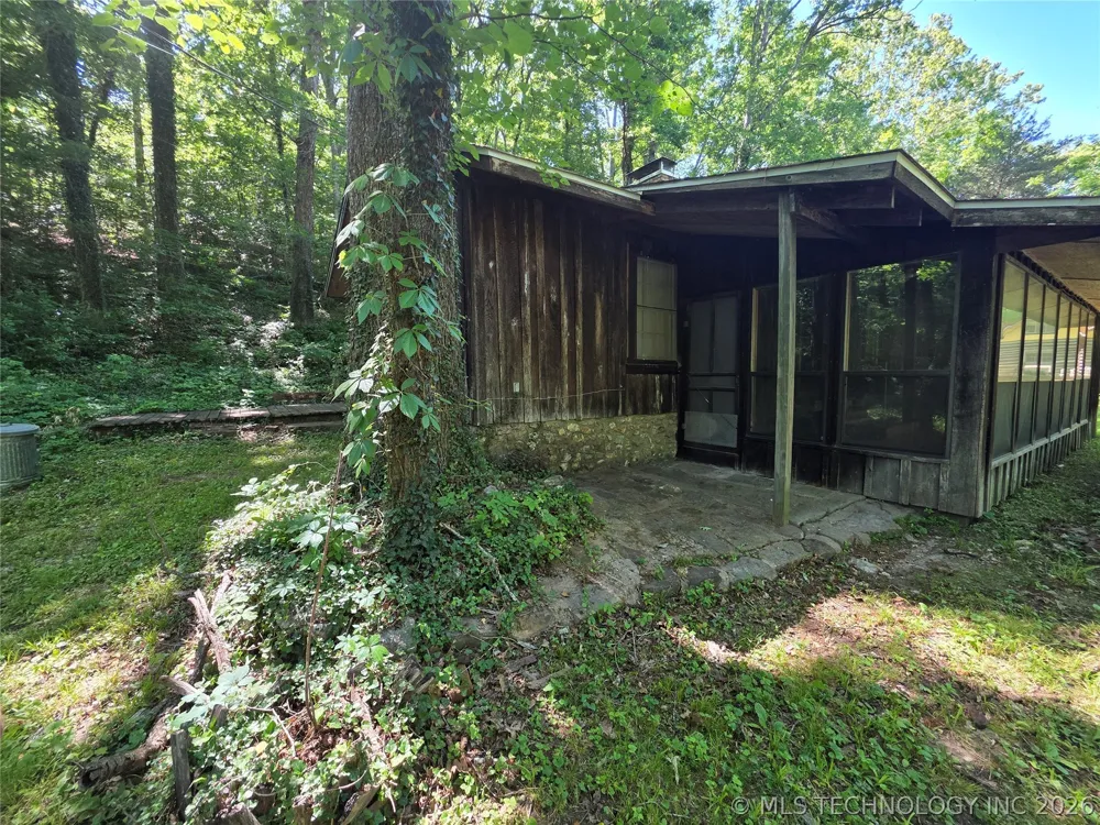 20453 E Whipperwill Road Tahlequah, OK 74464