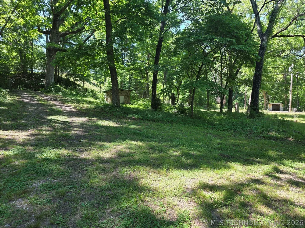 20453 E Whipperwill Road Tahlequah, OK 74464