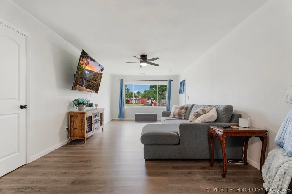 1925 B STREET NE Miami, OK 74354