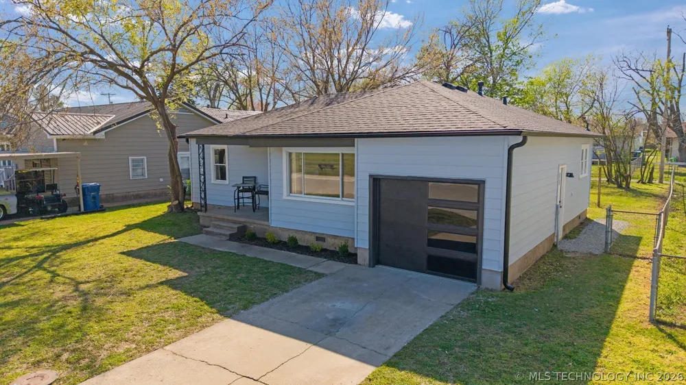 1925 B STREET NE Miami, OK 74354