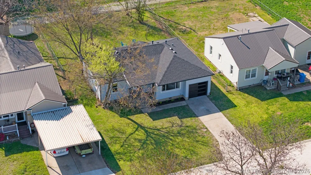 1925 B STREET NE Miami, OK 74354