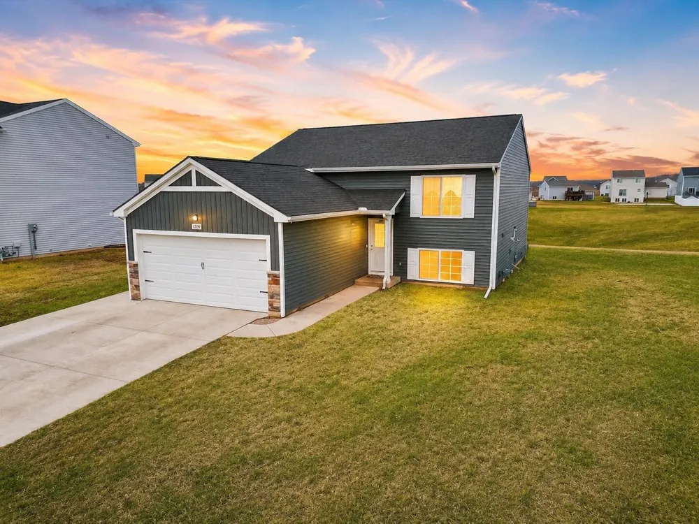 1700 Harper Grove Lane Vicksburg Village, MI 49097