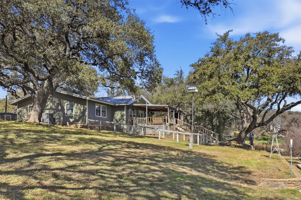 136 Harvest Trail Tow, TX 78672