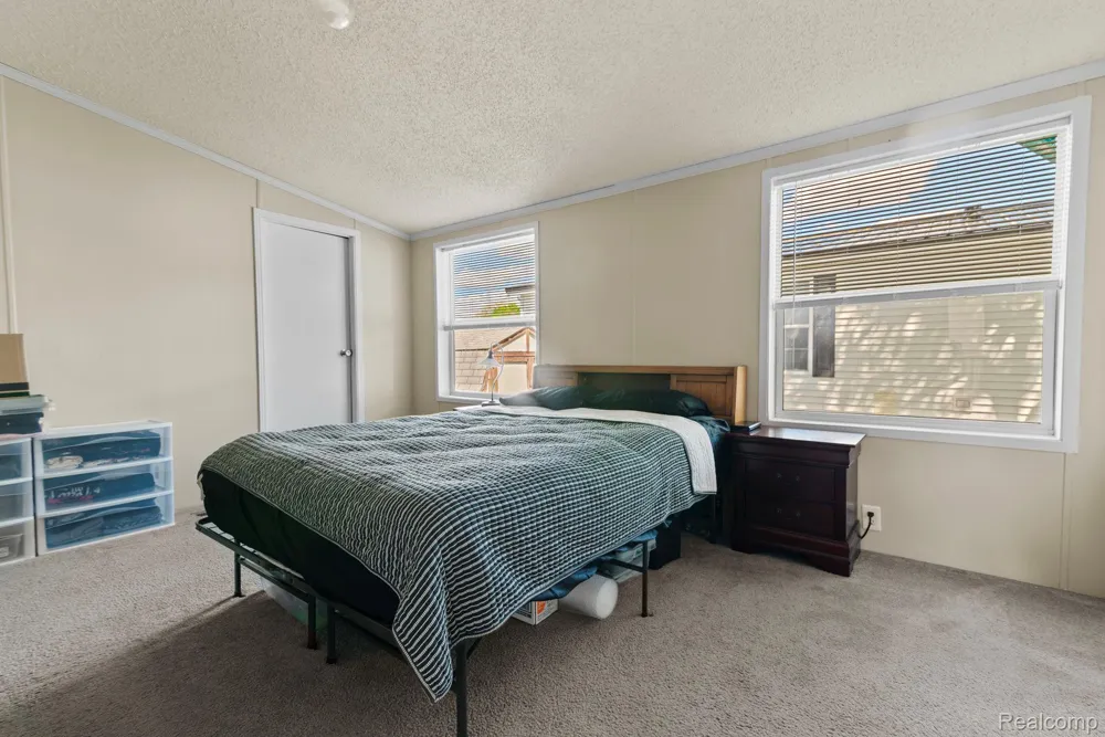 351 North Squirrel Rd #38 Auburn Hills City, MI 48326