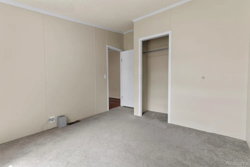 351 North Squirrel Rd #38 Auburn Hills City, MI 48326