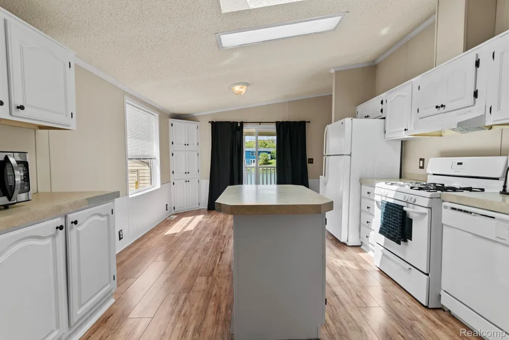 351 North Squirrel Rd #38 Auburn Hills City, MI 48326