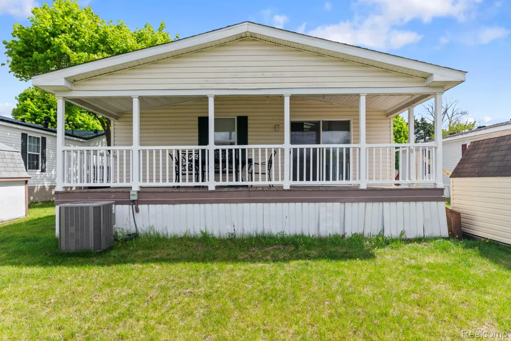 351 North Squirrel Rd #38 Auburn Hills City, MI 48326