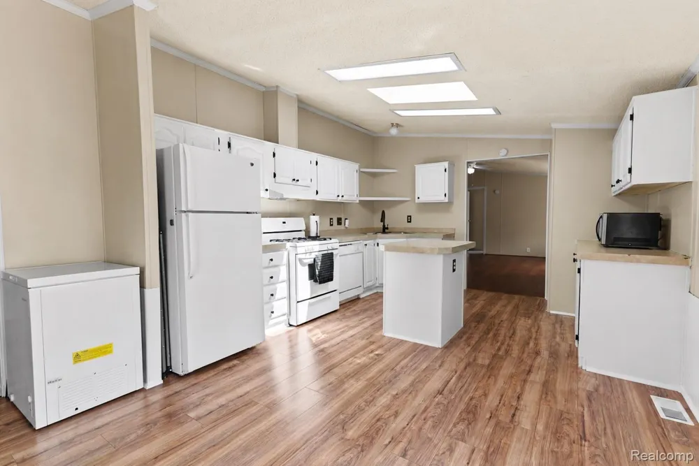 351 North Squirrel Rd #38 Auburn Hills City, MI 48326