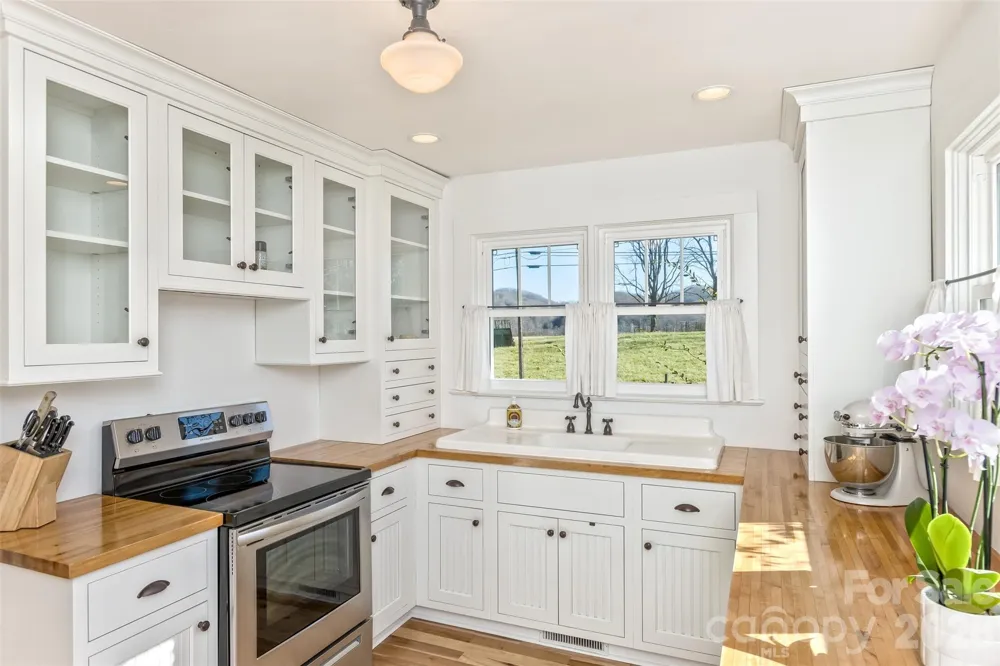 522 Calvert Road Brevard, NC 28712