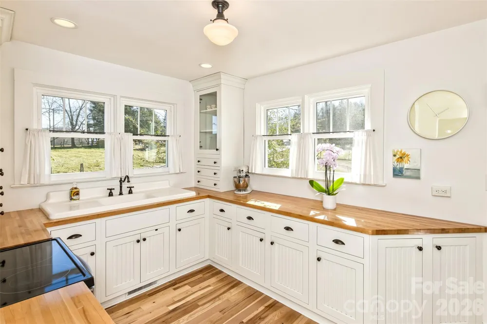 522 Calvert Road Brevard, NC 28712