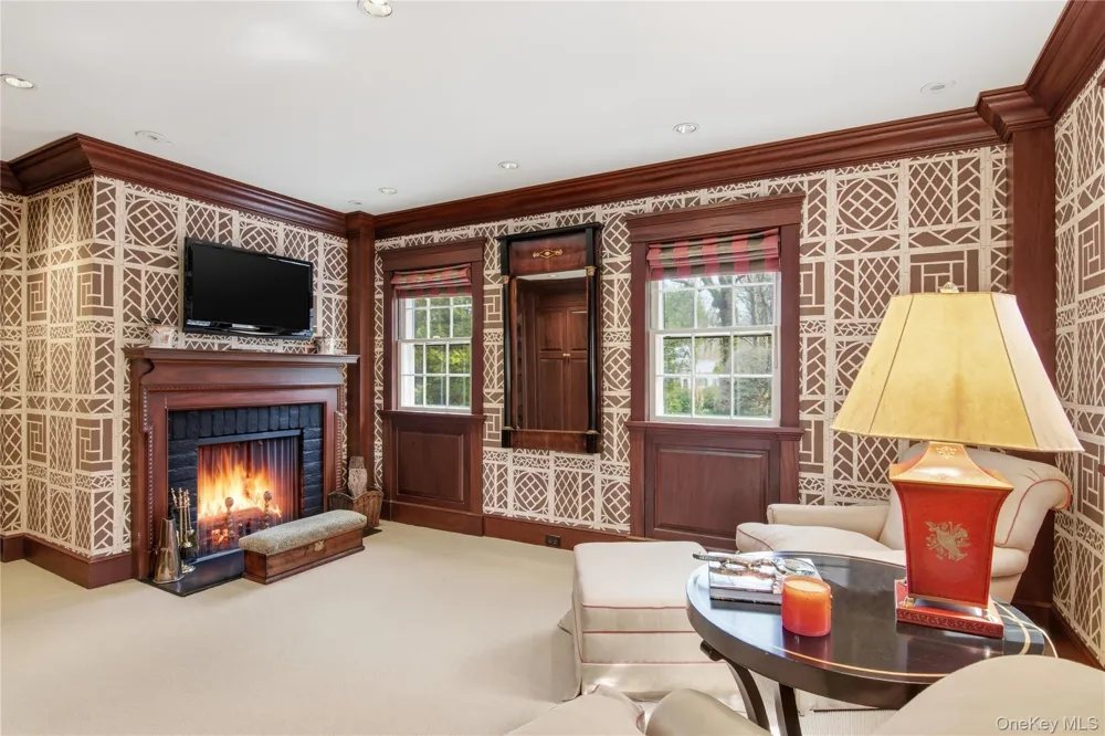285 Piping Rock Road Locust Valley, NY 11560