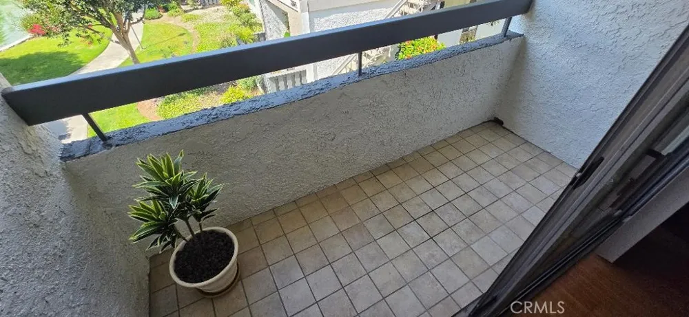 2867 S Fairview #F Santa Ana, CA 92704