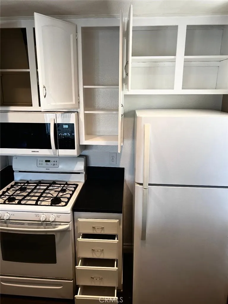 2867 S Fairview #F Santa Ana, CA 92704